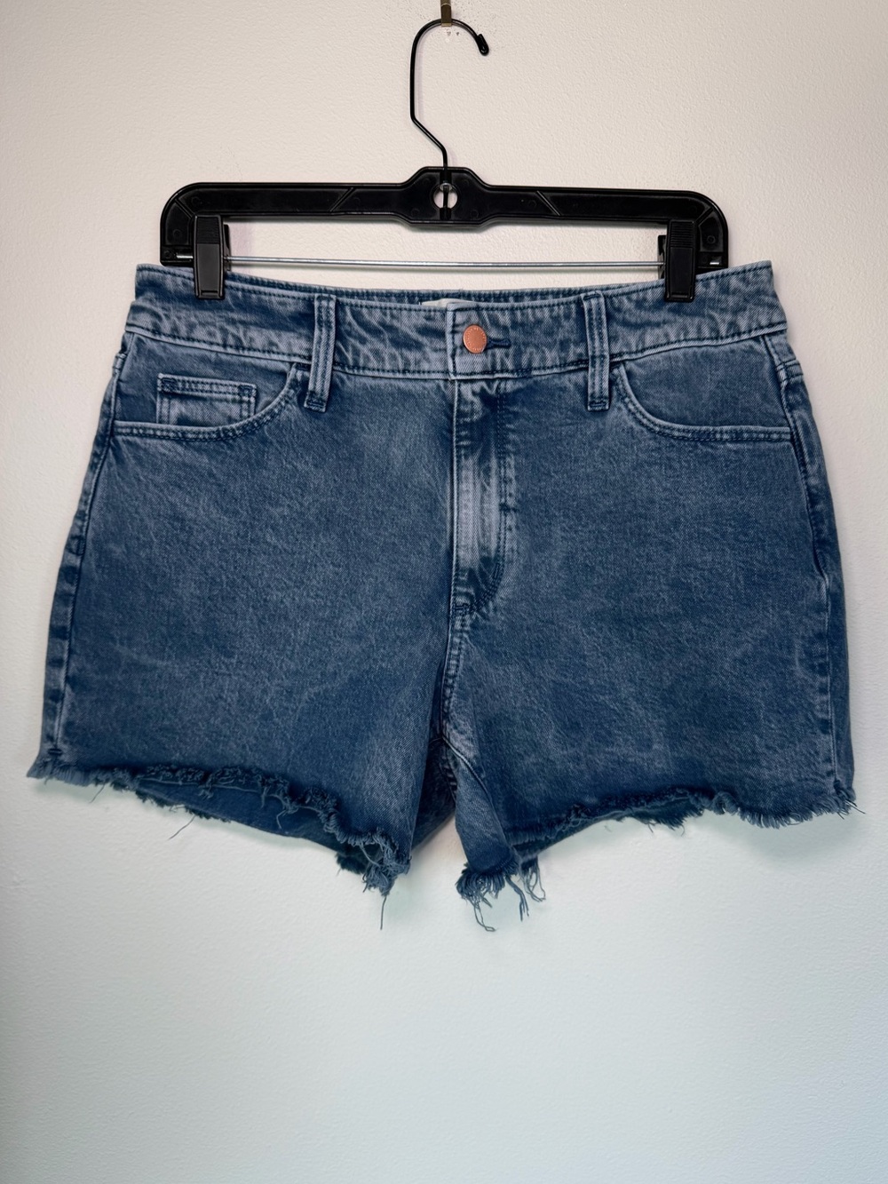 NWOT Universal Thread Denim Vintage Midi Mom Frayed Jean Shorts